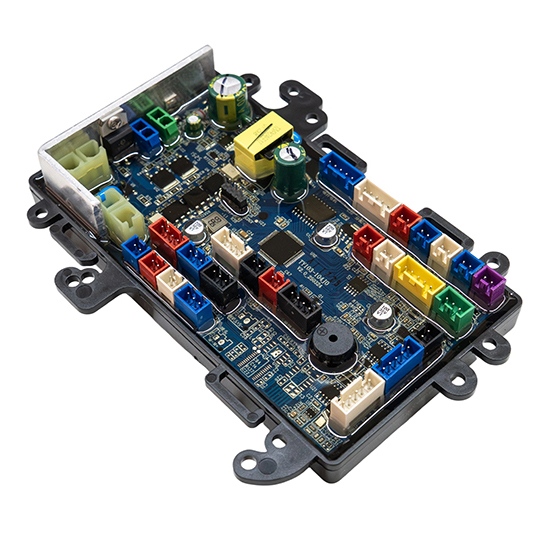 மாடியில் நிற்கும் ஸ்மார்ட் டாய்லெட் பிசிபிஏ